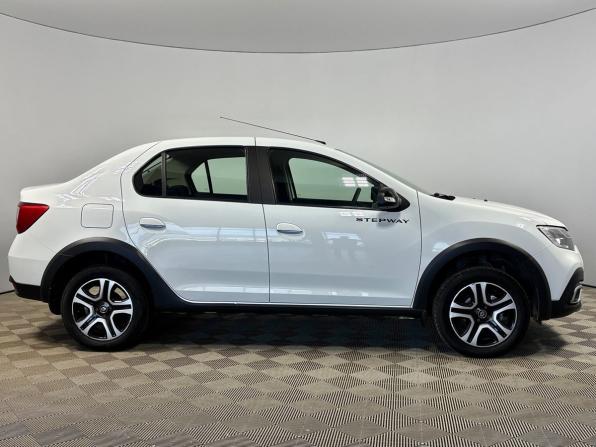 Renault Logan II Рестайлинг с пробегом 2022 года, цена 1 430 000 рублей, 69352 км, седан, Автокод Объявления