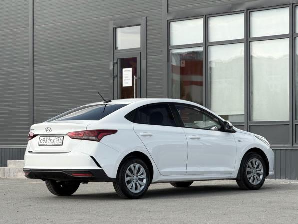 Hyundai Solaris II Рестайлинг с пробегом 2021 года, цена 1 220 000 рублей, 121000 км, седан, Автокод Объявления