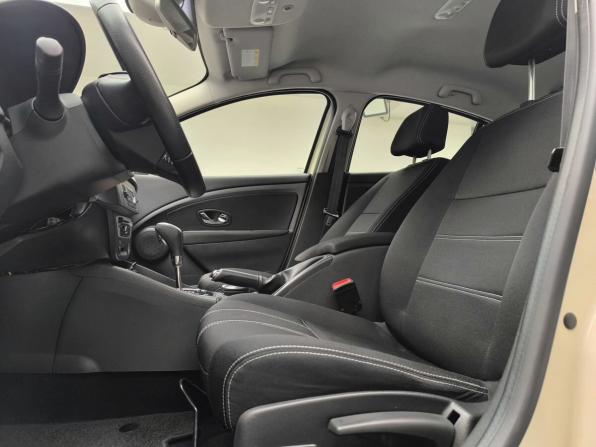 Renault Fluence I Рестайлинг с пробегом 2013 года, цена 964 000 рублей, 128965 км, седан, Автокод Объявления