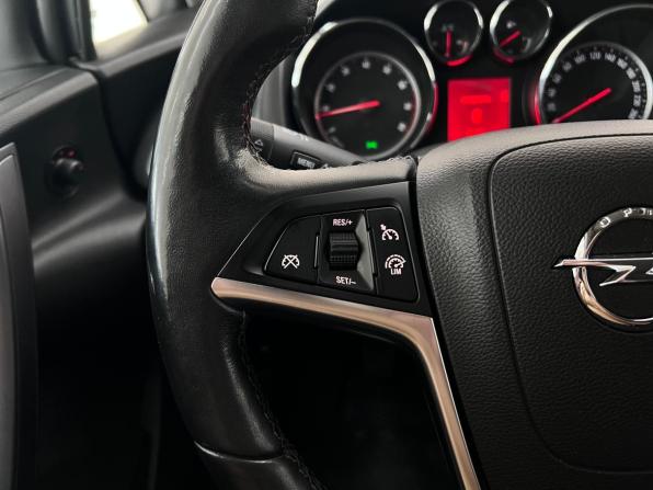 Opel Astra J Рестайлинг с пробегом 2013 года, цена 785 000 рублей, 113325 км, хэтчбек, Автокод Объявления