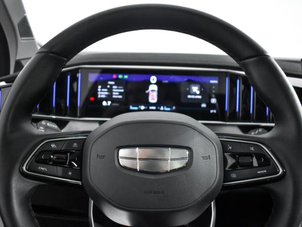 Geely Atlas II с пробегом 2023 года, цена 2 799 000 рублей, 26633 км, внедорожник, Автокод Объявления