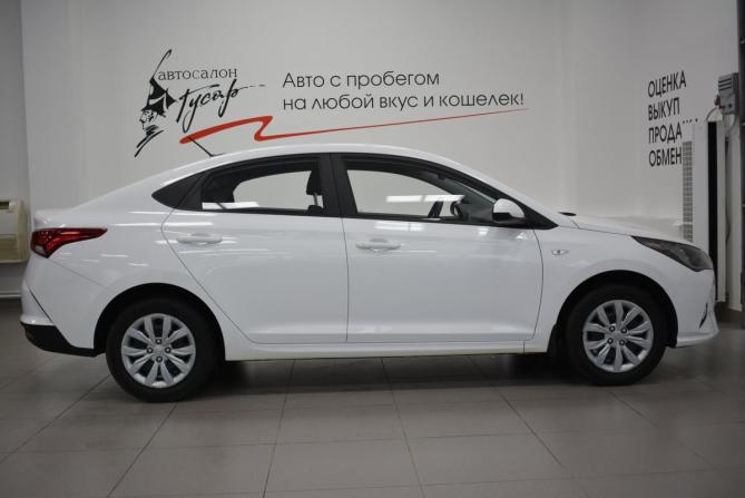 Hyundai Solaris II Рестайлинг с пробегом 2021 года, цена 1 689 000 рублей, 52000 км, седан, Автокод Объявления