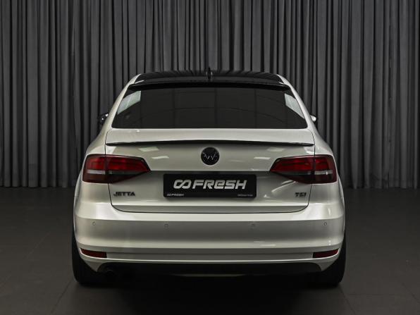 Volkswagen Jetta VI Рестайлинг с пробегом 2018 года, цена 1 370 000 рублей, 163618 км, седан, Автокод Объявления