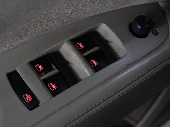 Audi Q7 I (4L) с пробегом 2008 года, цена 1 199 000 рублей, 179993 км, внедорожник, Автокод Объявления