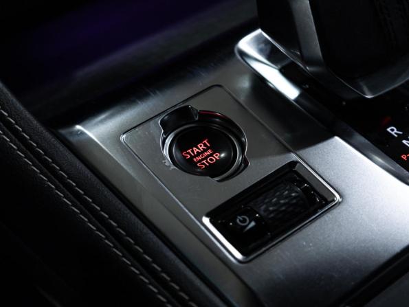 Jaguar F-Pace I Рестайлинг с пробегом 2022 года, цена 5 999 700 рублей, 38000 км, внедорожник, Автокод Объявления