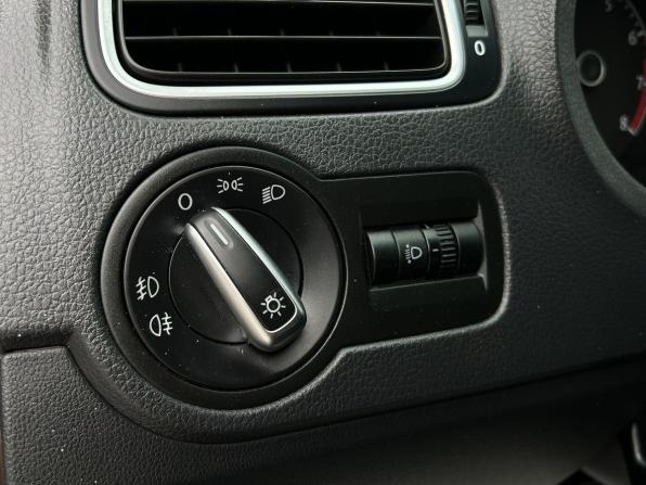 Volkswagen Polo V Рестайлинг с пробегом 2016 года, цена 1 090 000 рублей, 128350 км, седан, Автокод Объявления