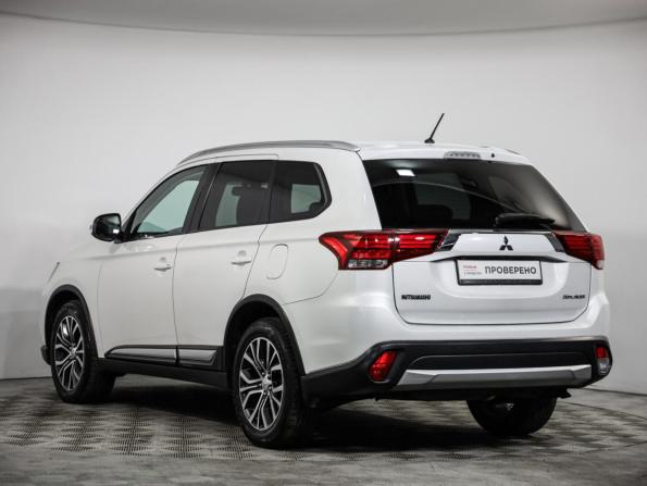 Mitsubishi Outlander III Рестайлинг 2 с пробегом 2015 года, цена 1 849 000 рублей, 142797 км, внедорожник, Автокод Объявления