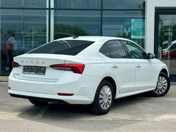 Skoda Octavia IV (A8) с пробегом 2021 года, цена 2 420 000 рублей, 51737 км, лифтбек, Автокод Объявления