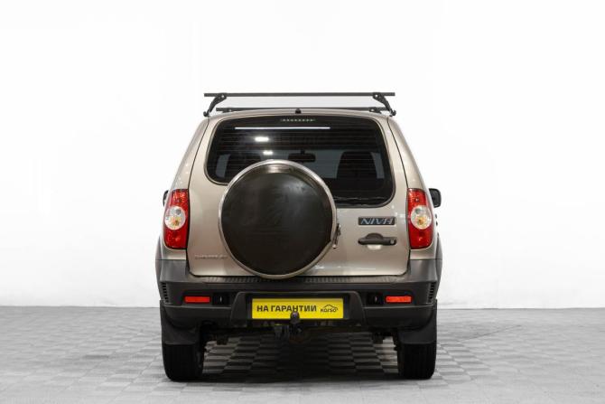 Chevrolet Niva I Рестайлинг с пробегом 2016 года, цена 899 000 рублей, 68000 км, внедорожник, Автокод Объявления
