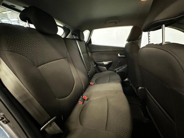 Kia Rio III Рестайлинг с пробегом 2017 года, цена 1 235 000 рублей, 124304 км, хэтчбек, Автокод Объявления