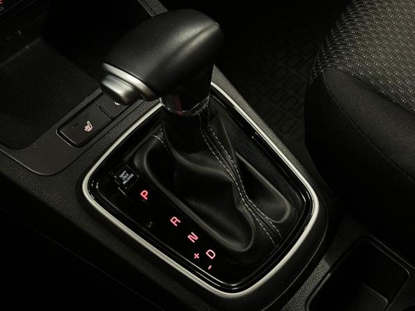 Kia Rio IV Рестайлинг с пробегом 2021 года, цена 1 333 000 рублей, 76404 км, хэтчбек, Автокод Объявления