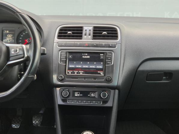 Volkswagen Polo V Рестайлинг с пробегом 2019 года, цена 1 060 000 рублей, 46633 км, седан, Автокод Объявления