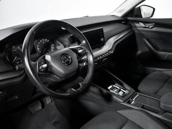 Skoda Octavia IV (A8) с пробегом 2020 года, цена 2 107 215 рублей, 67087 км, лифтбек, Автокод Объявления