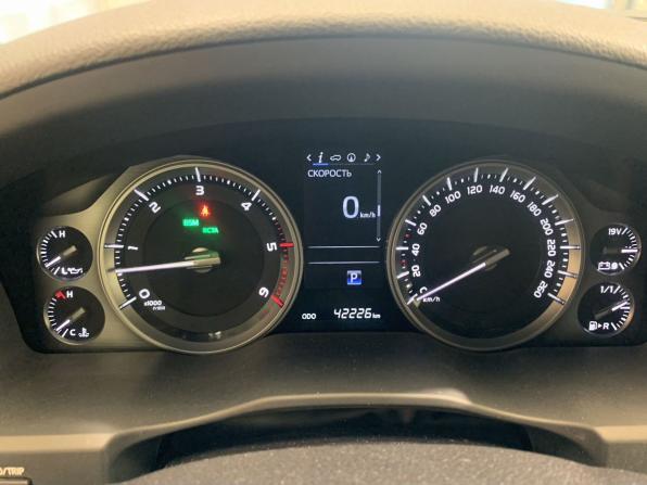 Toyota Land Cruiser 200 Series Рестайлинг 2 с пробегом 2018 года, цена 8 990 000 рублей, 42226 км, внедорожник, Автокод Объявления