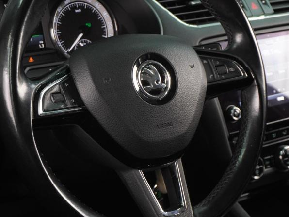 Skoda Octavia III (A7) Рестайлинг с пробегом 2017 года, цена 2 120 000 рублей, 114497 км, лифтбек, Автокод Объявления