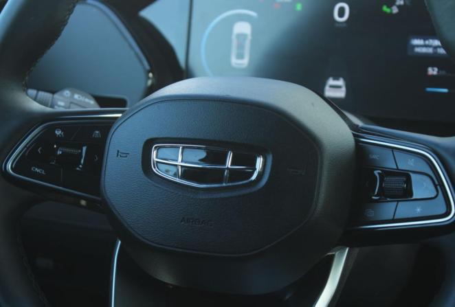 Geely Monjaro I с пробегом 2024 года, цена 3 390 000 рублей, 86755 км, внедорожник, Автокод Объявления