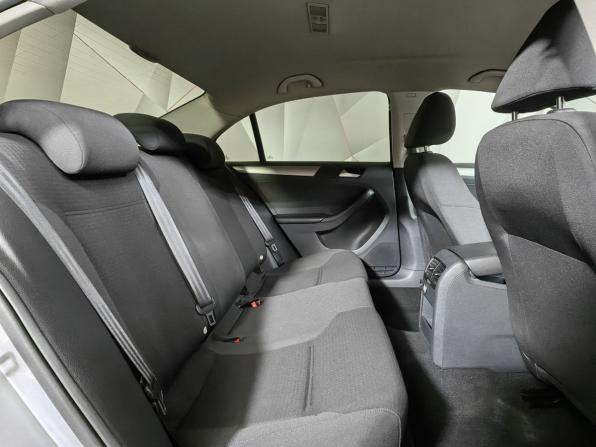 Volkswagen Jetta VI Рестайлинг с пробегом 2015 года, цена 969 000 рублей, 267899 км, седан, Автокод Объявления