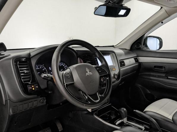 Mitsubishi Outlander III Рестайлинг 2 с пробегом 2018 года, цена 2 035 000 рублей, 71986 км, внедорожник, Автокод Объявления