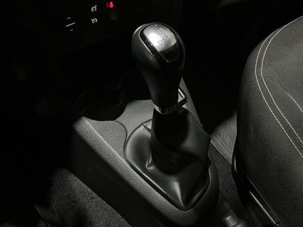 Renault Sandero II с пробегом 2017 года, цена 899 000 рублей, 98276 км, хэтчбек, Автокод Объявления