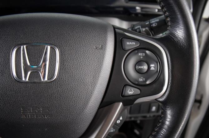 Honda Stepwgn V с пробегом 2017 года, цена 2 149 000 рублей, 146000 км, минивэн, Автокод Объявления