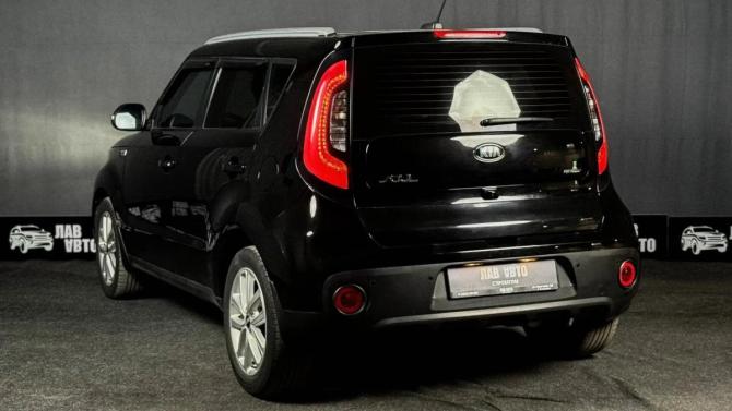 Kia Soul II Рестайлинг с пробегом 2018 года, цена 1 620 000 рублей, 62409 км, хэтчбек, Автокод Объявления