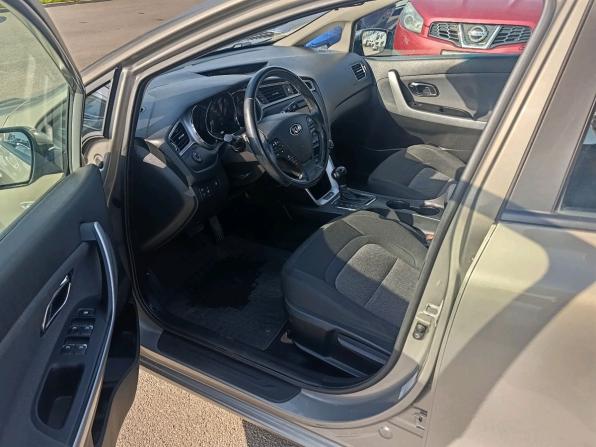 Kia Ceed II Рестайлинг с пробегом 2015 года, цена 1 349 000 рублей, 72000 км, хэтчбек, Автокод Объявления