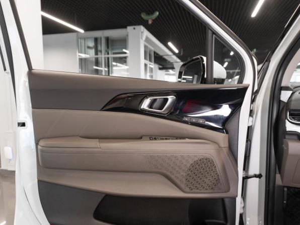 Kia Carnival IV Рестайлинг с пробегом 2025 года, цена 5 700 000 рублей, 9950 км, минивэн, Автокод Объявления