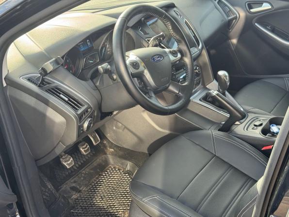 Ford Focus III с пробегом 2012 года, цена 890 000 рублей, 94640 км, хэтчбек, Автокод Объявления