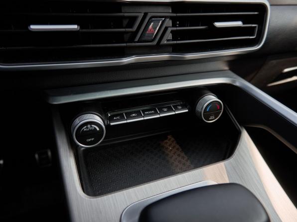 Geely Coolray I с пробегом 2023 года, цена 1 980 000 рублей, 43246 км, внедорожник, Автокод Объявления