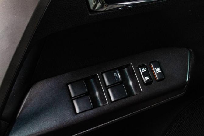 Toyota RAV4 IV (XA40) Рестайлинг с пробегом 2018 года, цена 2 749 000 рублей, 135000 км, внедорожник, Автокод Объявления