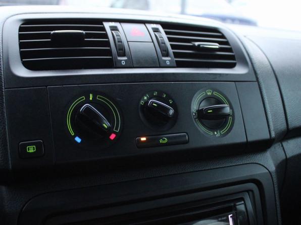 Skoda Fabia II Рестайлинг с пробегом 2010 года, цена 379 000 рублей, 182288 км, хэтчбек, Автокод Объявления
