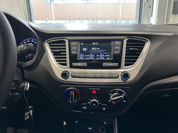 Hyundai Solaris II Рестайлинг с пробегом 2020 года, цена 898 700 рублей, 341485 км, седан, Автокод Объявления