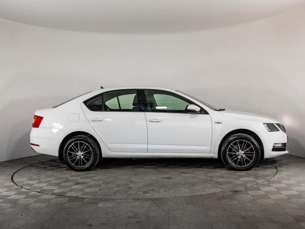 Skoda Octavia III (A7) Рестайлинг с пробегом 2018 года, цена 1 599 000 рублей, 87000 км, лифтбек, Автокод Объявления