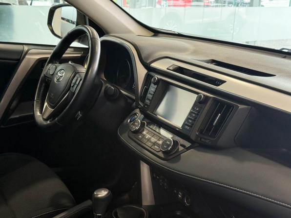 Toyota RAV4 IV (XA40) Рестайлинг с пробегом 2018 года, цена 2 975 000 рублей, 56385 км, внедорожник, Автокод Объявления