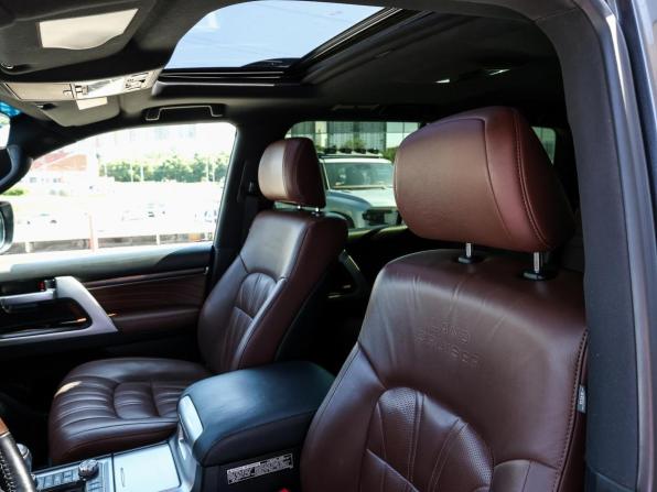 Toyota Land Cruiser 200 Series Рестайлинг 2 с пробегом 2019 года, цена 7 998 000 рублей, 82477 км, внедорожник, Автокод Объявления