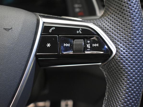 Audi A6 V (C8) Рестайлинг с пробегом 2024 года, цена 6 890 000 рублей, 32800 км, седан, Автокод Объявления