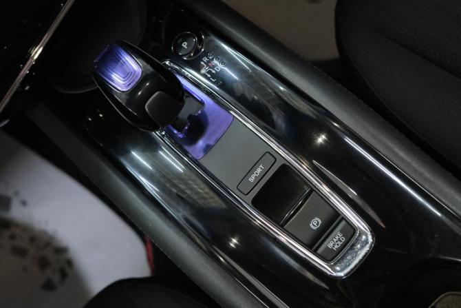 Honda Vezel I с пробегом 2014 года, цена 1 569 000 рублей, 215000 км, внедорожник, Автокод Объявления