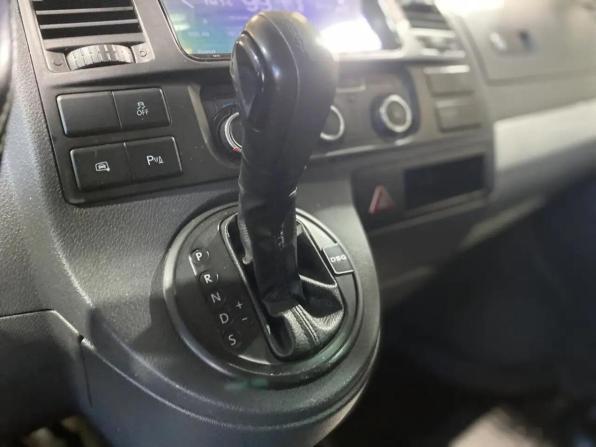 Volkswagen Multivan T5 Рестайлинг с пробегом 2010 года, цена 2 149 000 рублей, 371113 км, минивэн, Автокод Объявления