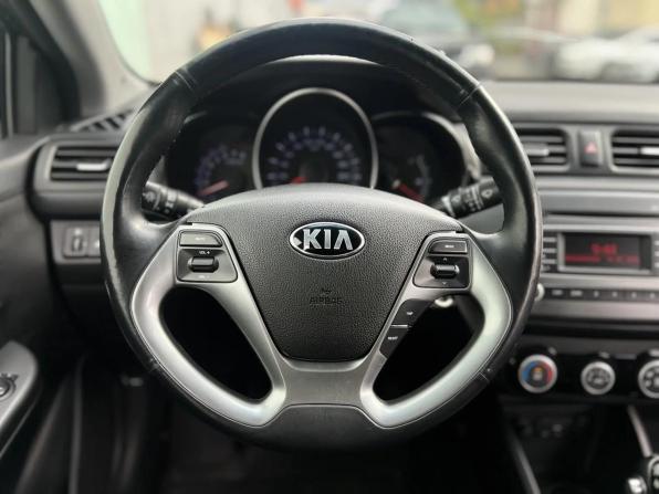 Kia Rio III Рестайлинг с пробегом 2015 года, цена 1 059 000 рублей, 136000 км, седан, Автокод Объявления