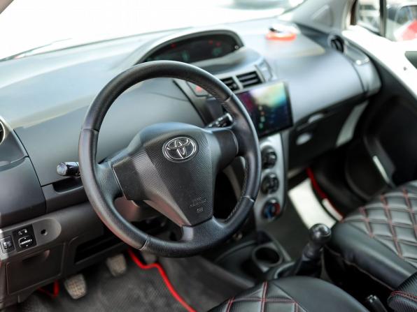 Toyota Yaris III с пробегом 2010 года, цена 549 000 рублей, 186822 км, хэтчбек, Автокод Объявления