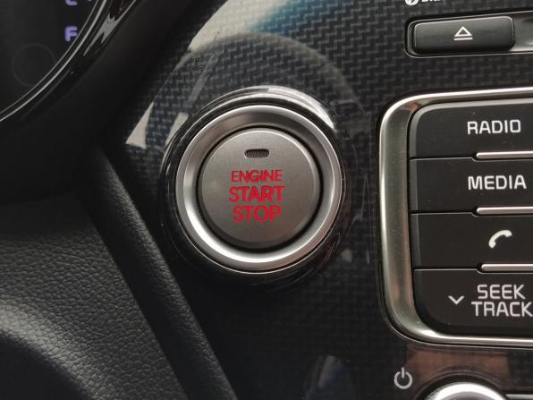 Kia Rio III Рестайлинг с пробегом 2016 года, цена 944 000 рублей, 208644 км, хэтчбек, Автокод Объявления