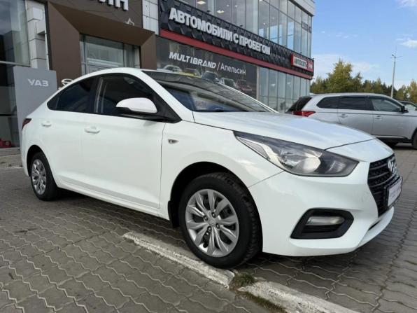 Hyundai Solaris II с пробегом 2019 года, цена 881 096 рублей, 128662 км, седан, Автокод Объявления