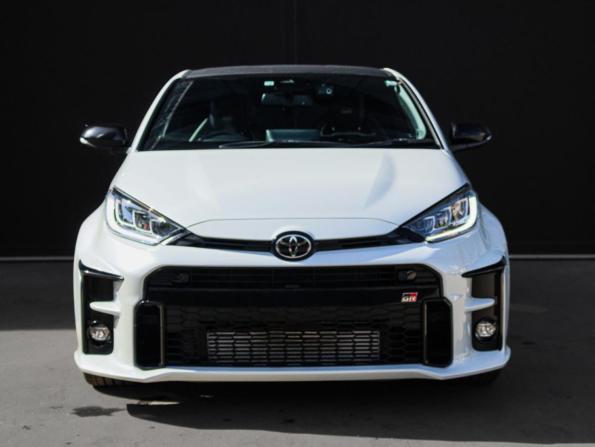 Toyota Yaris IV с пробегом 2022 года, цена 3 500 000 рублей, 19528 км, хэтчбек, Автокод Объявления