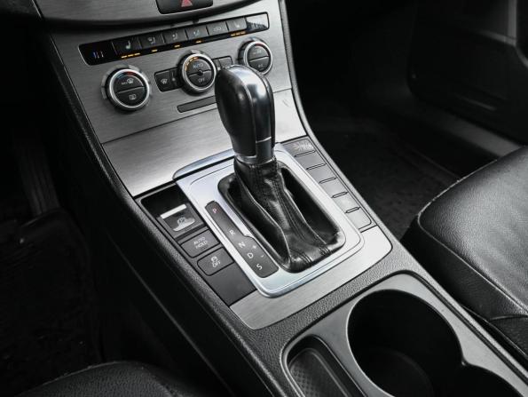 Volkswagen Passat B7 с пробегом 2012 года, цена 999 000 рублей, 244257 км, седан, Автокод Объявления