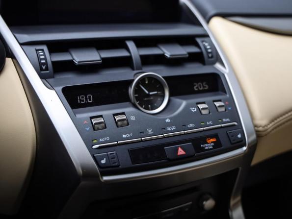 Lexus NX I Рестайлинг с пробегом 2019 года, цена 3 750 000 рублей, 83569 км, внедорожник, Автокод Объявления