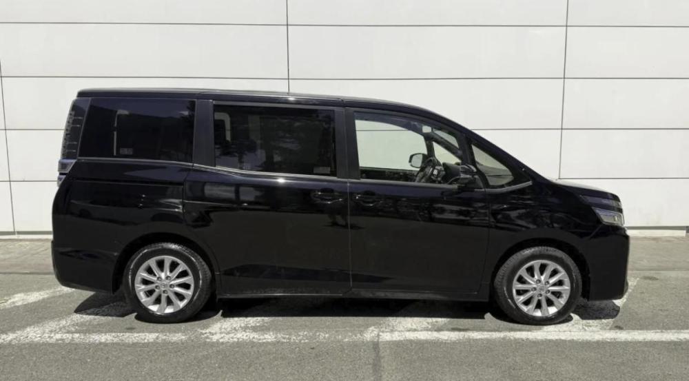 Toyota Voxy III (R80) Рестайлинг Ставрополь  - изображение 5