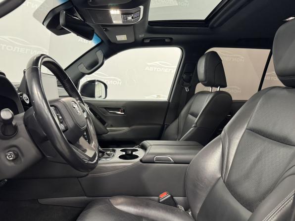 Toyota Land Cruiser 300 Series с пробегом 2021 года, цена 10 800 000 рублей, 109867 км, внедорожник, Автокод Объявления