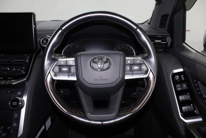 Toyota Land Cruiser 300 Series с пробегом 2021 года, цена 10 500 000 рублей, 85601 км, внедорожник, Автокод Объявления