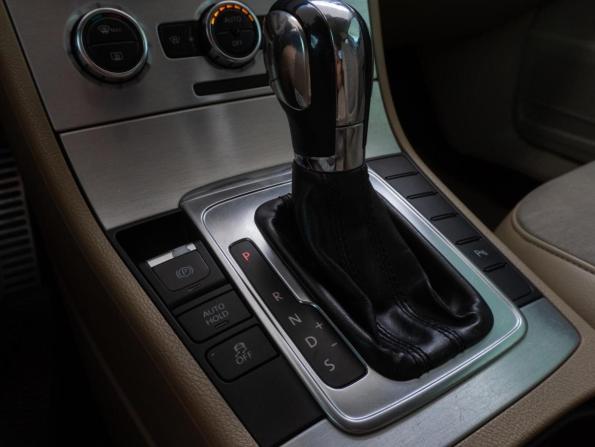 Volkswagen Passat B7 с пробегом 2012 года, цена 940 000 рублей, 282585 км, седан, Автокод Объявления