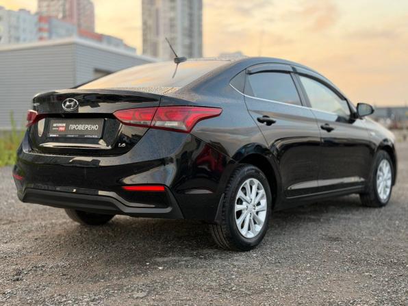 Hyundai Solaris II с пробегом 2018 года, цена 1 455 000 рублей, 47000 км, седан, Автокод Объявления